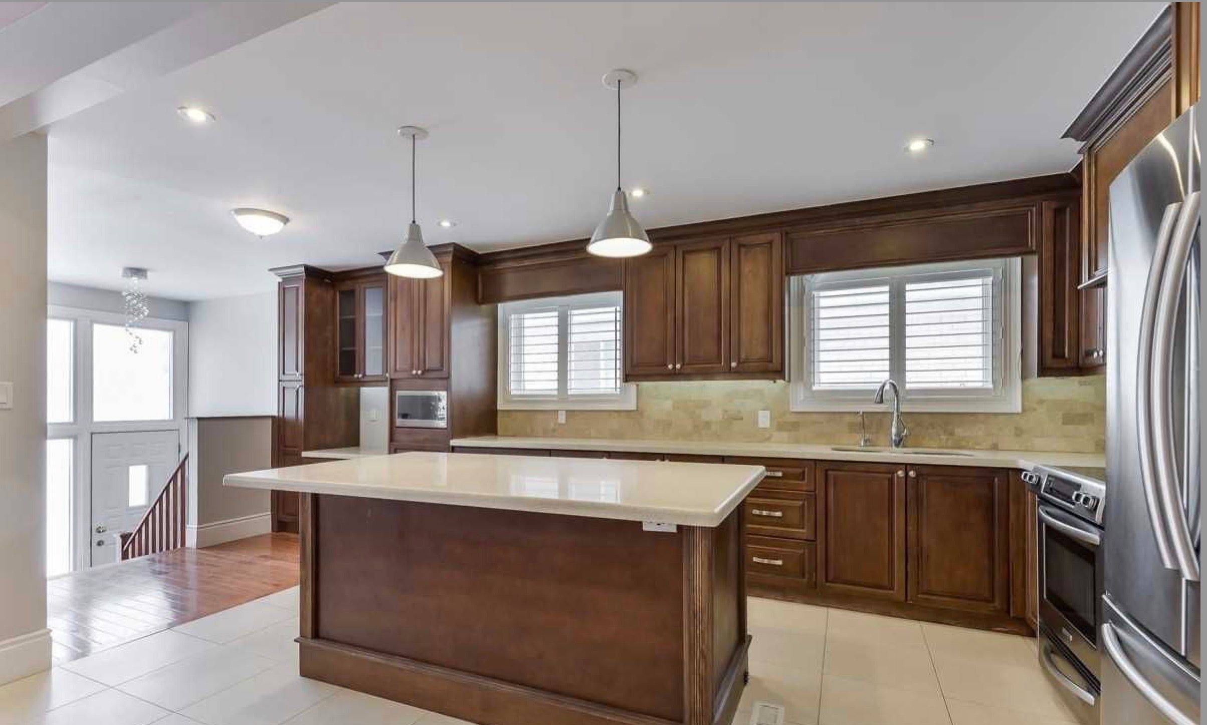 Toronto C07, ON M2M 1P1,87 Fontainbleau DR #Upper