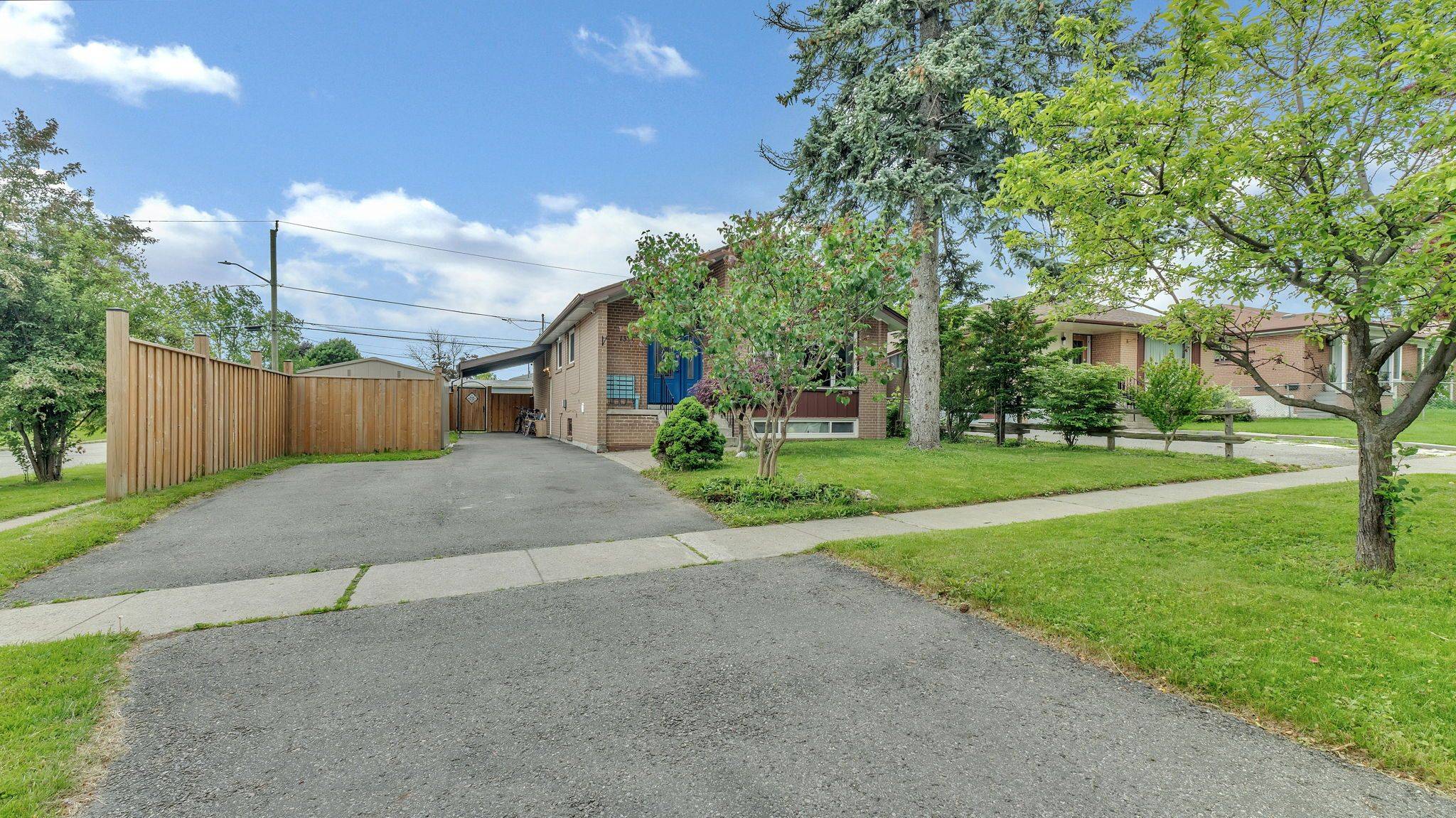 Pickering, ON L1W 1K9,1339 Poprad AVE