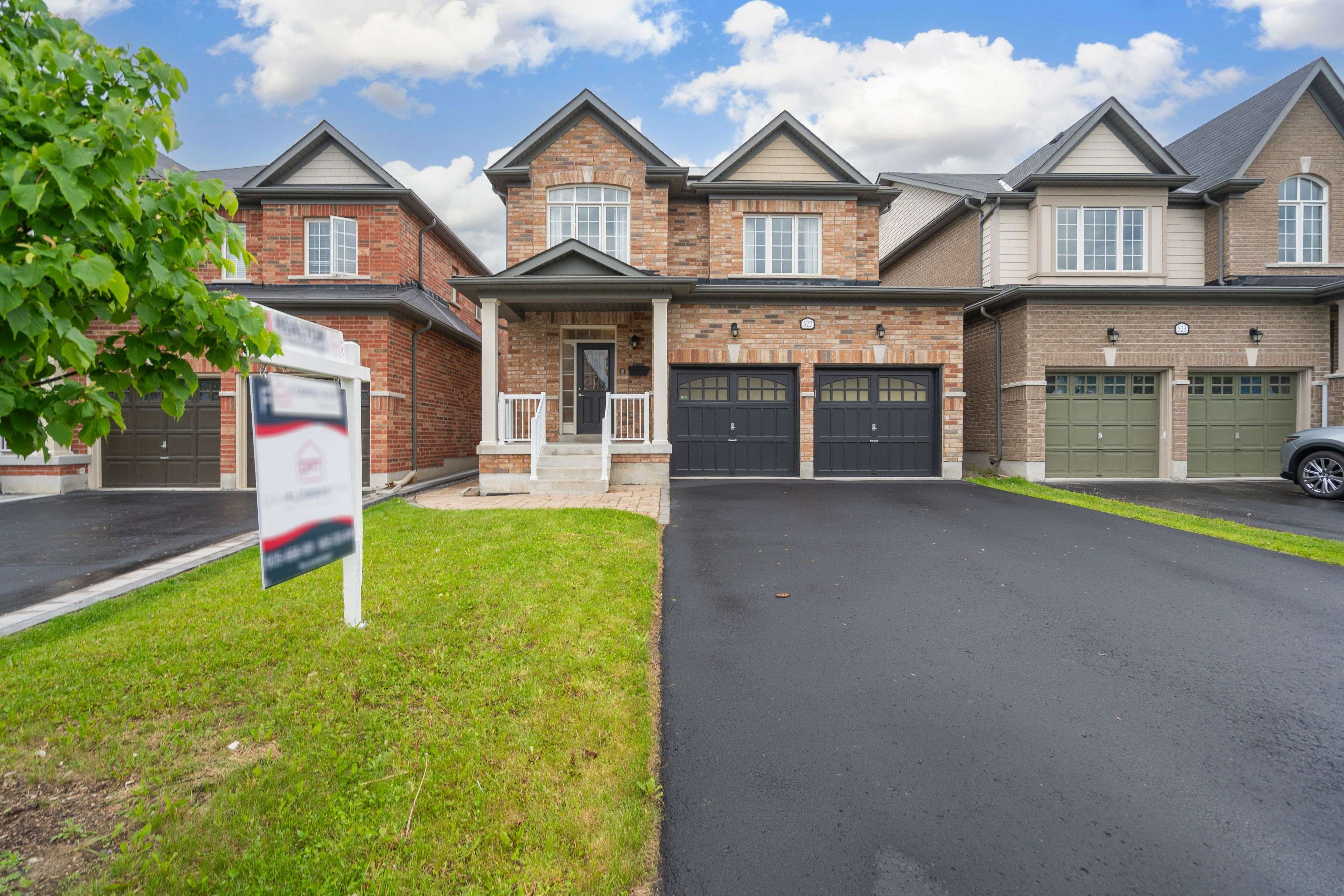 Oshawa, ON L1L 0H9,527 Halo ST