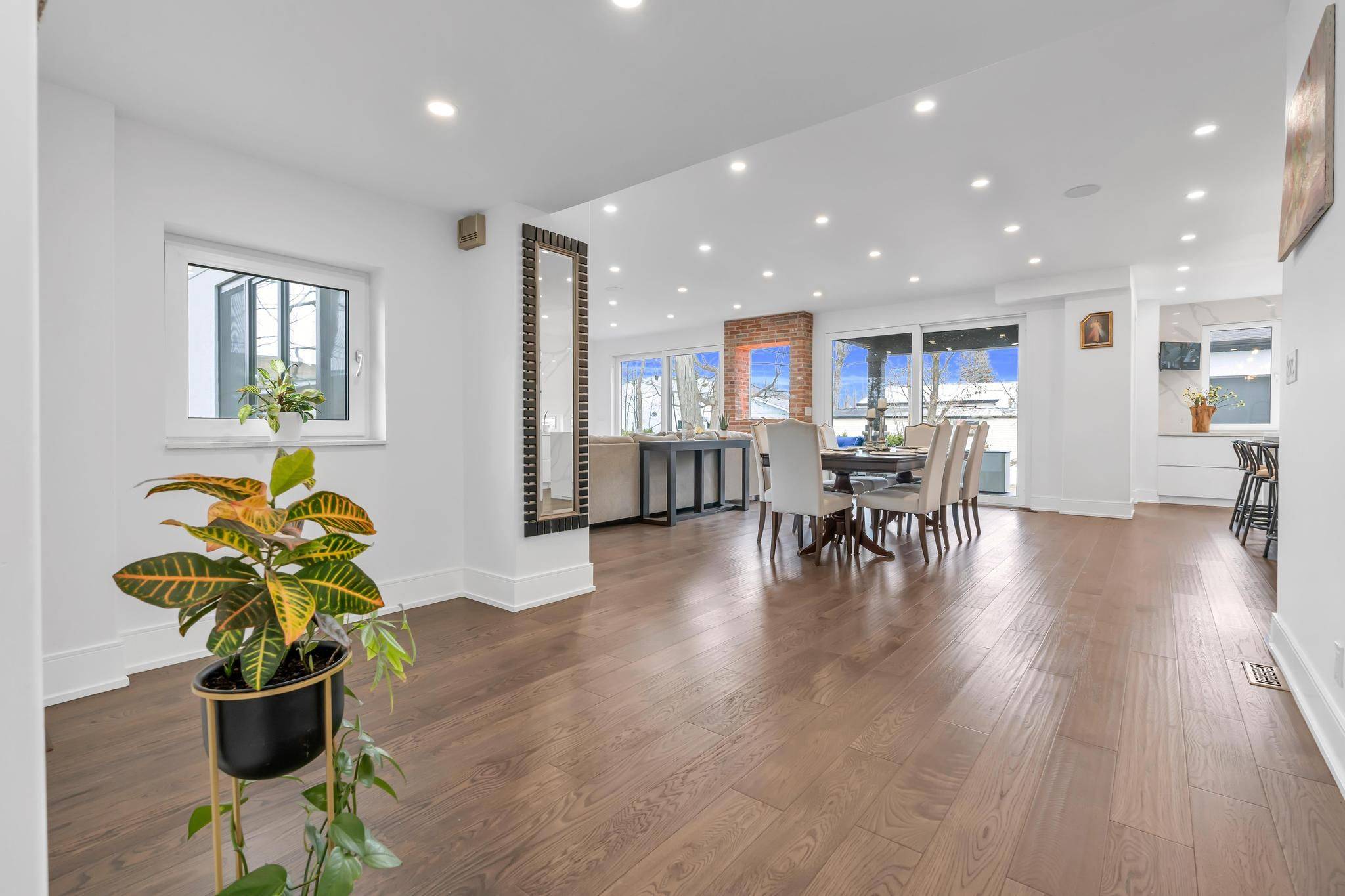Innisfil, ON L9S 2M1,3951 Alberta AVE