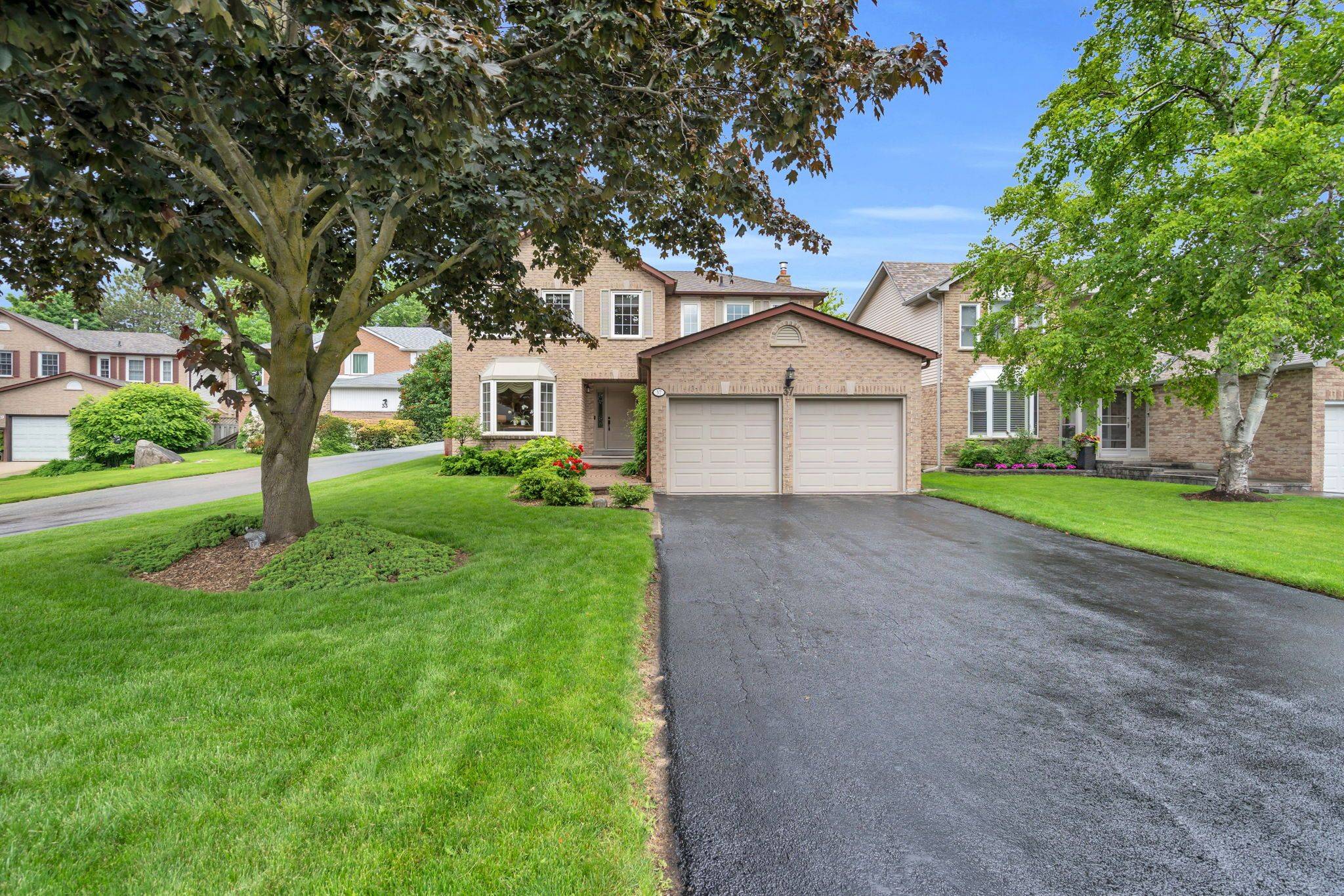 Newmarket, ON L3Y 7V8,37 Stiver DR