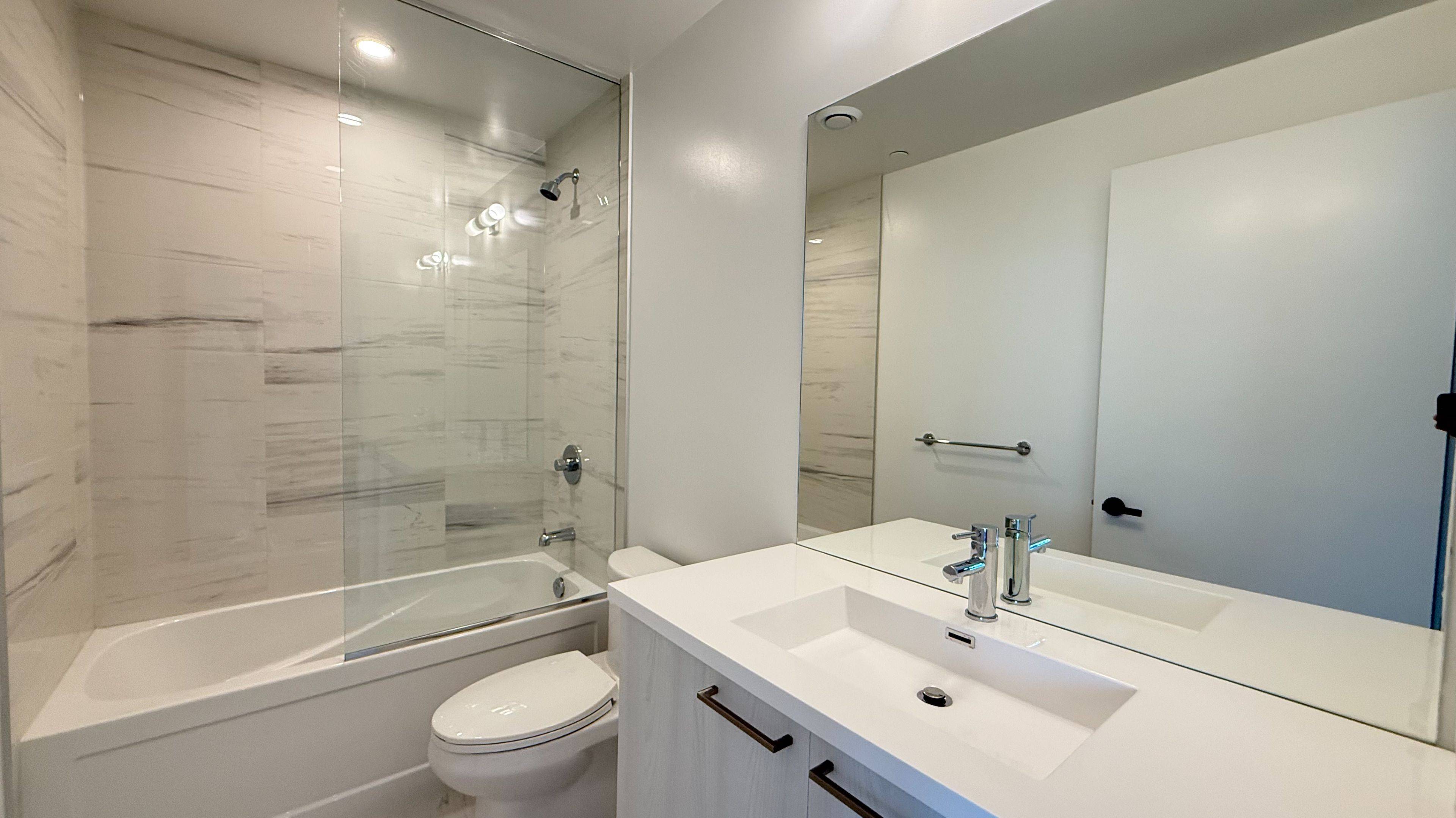 Vaughan, ON L4K 5C3,225 Commerce ST #1205