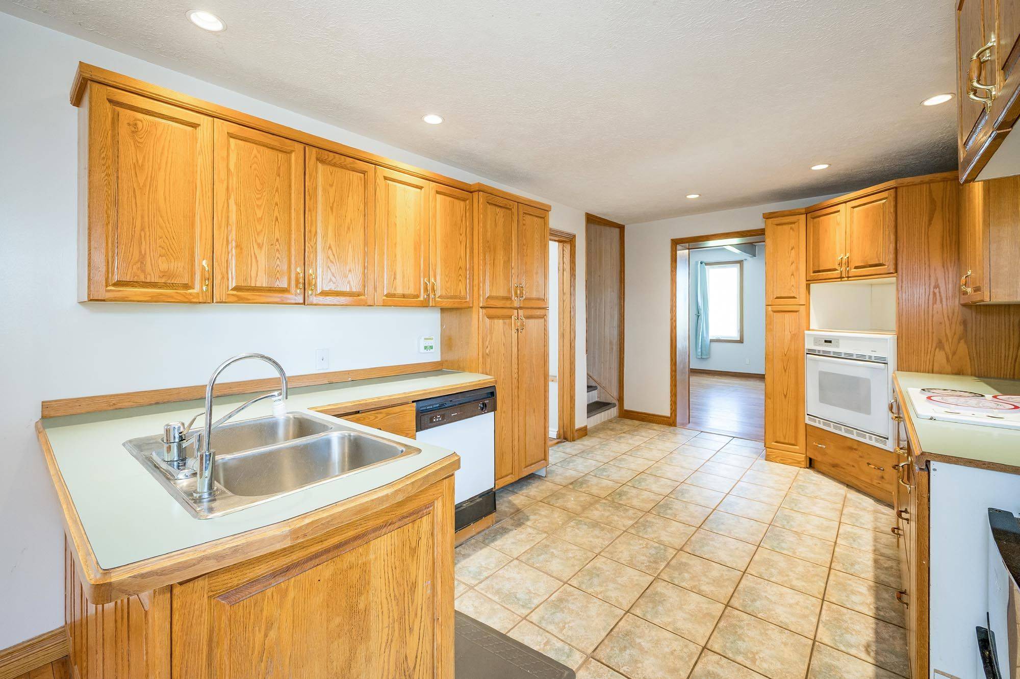 Tiny, ON L9M 0H1,326 Lafontaine RD W