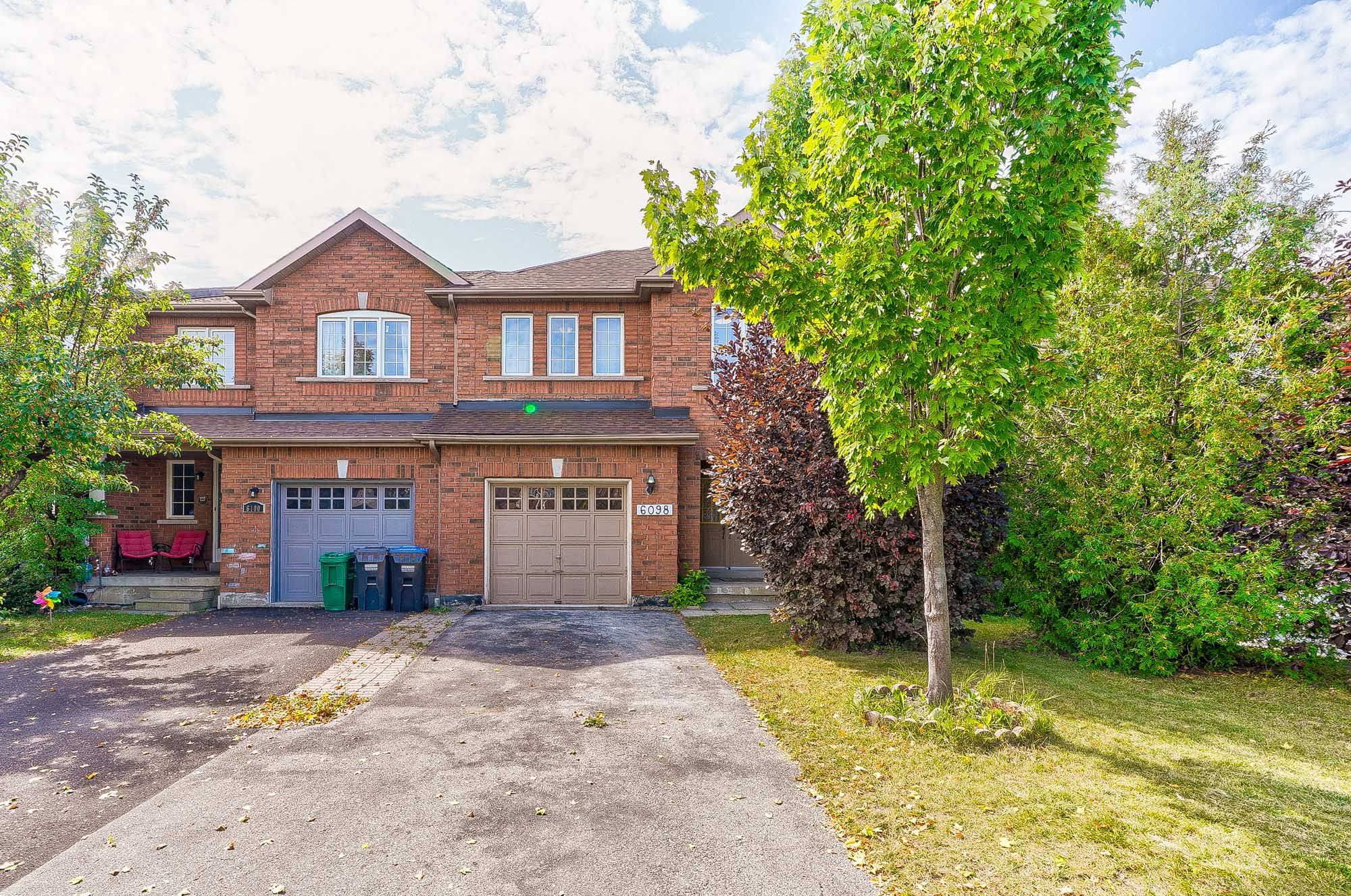 Mississauga, ON L5V 3A2,6098 Rowers CRES