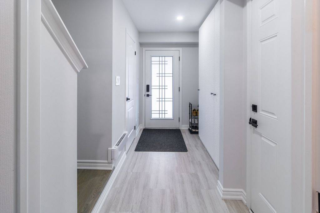 Milton, ON L9T 8Y3,1545 Gainer CRES
