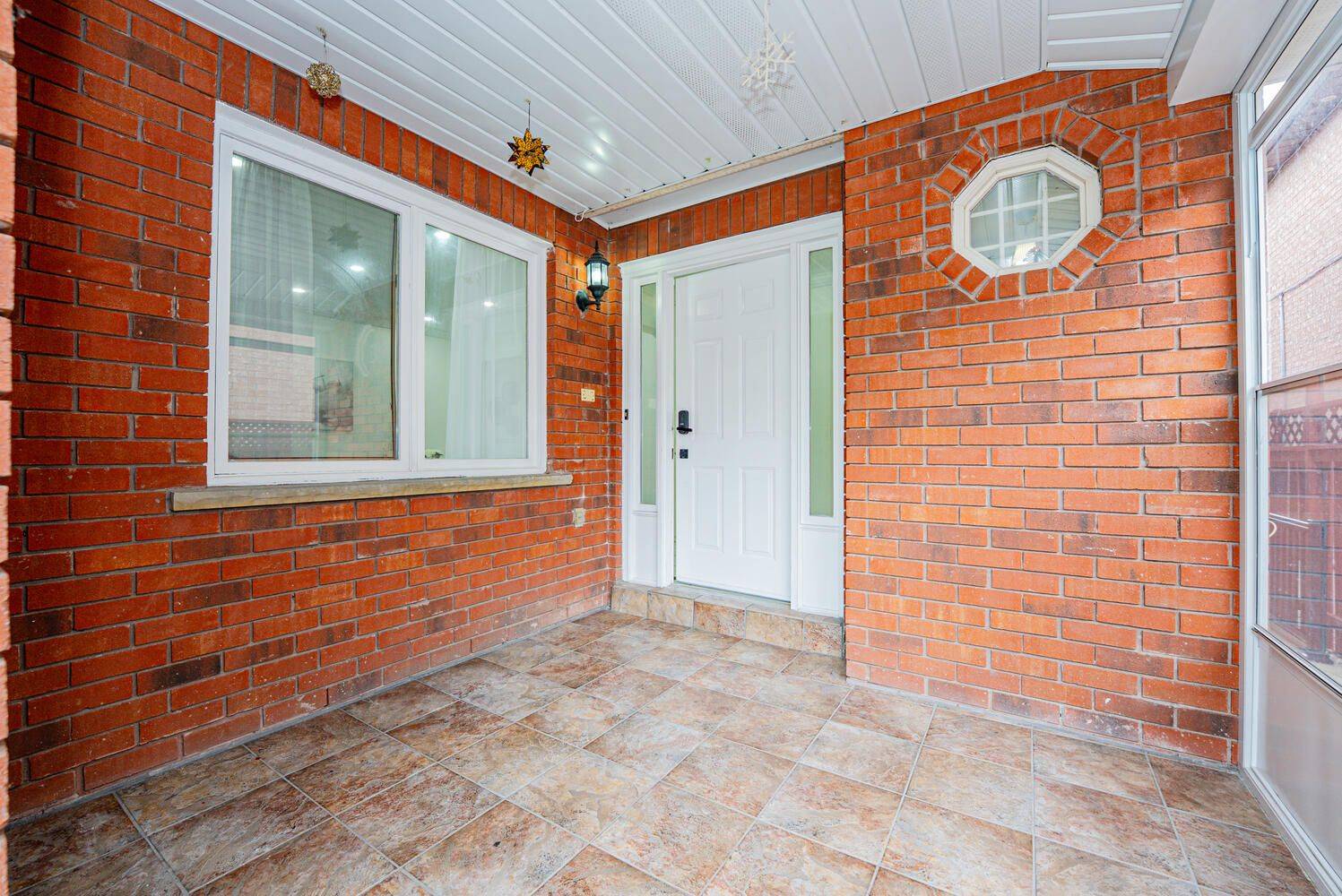 Brampton, ON L6Y 4E9,36 Kentucky DR