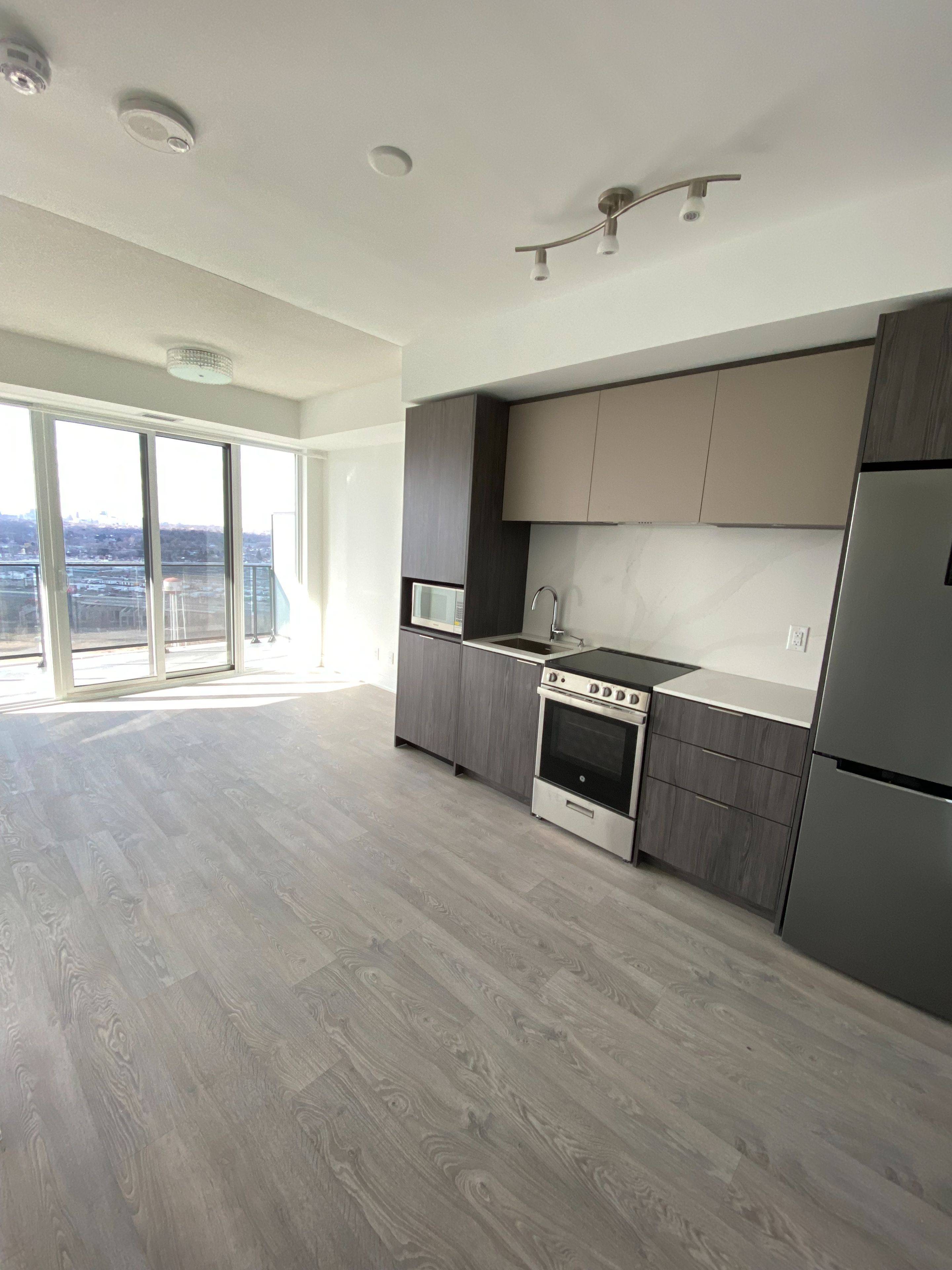 Toronto W06, ON M8V 0G2,70 Annie Craig DR #2301