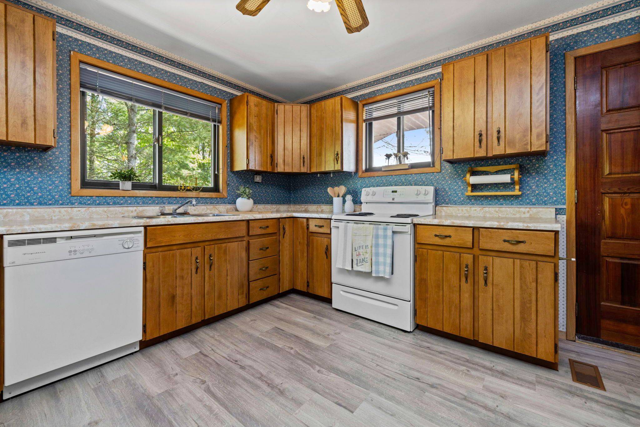 Mckellar, ON P0G 1C0,37 Dockside DR