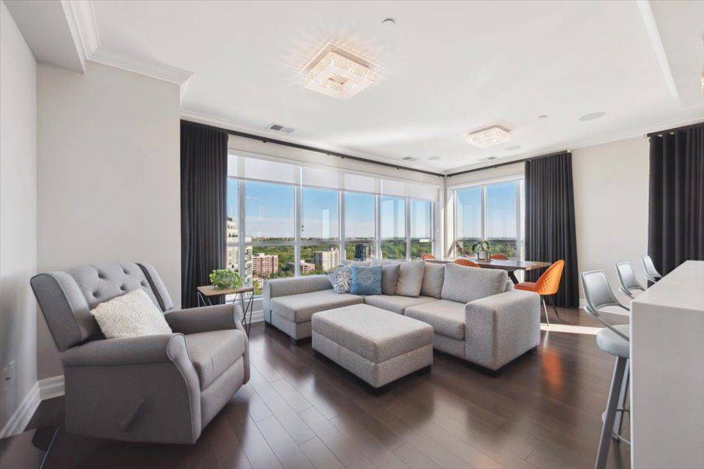 Guelph, ON N1H 0A9,160 Macdonell ST #1607