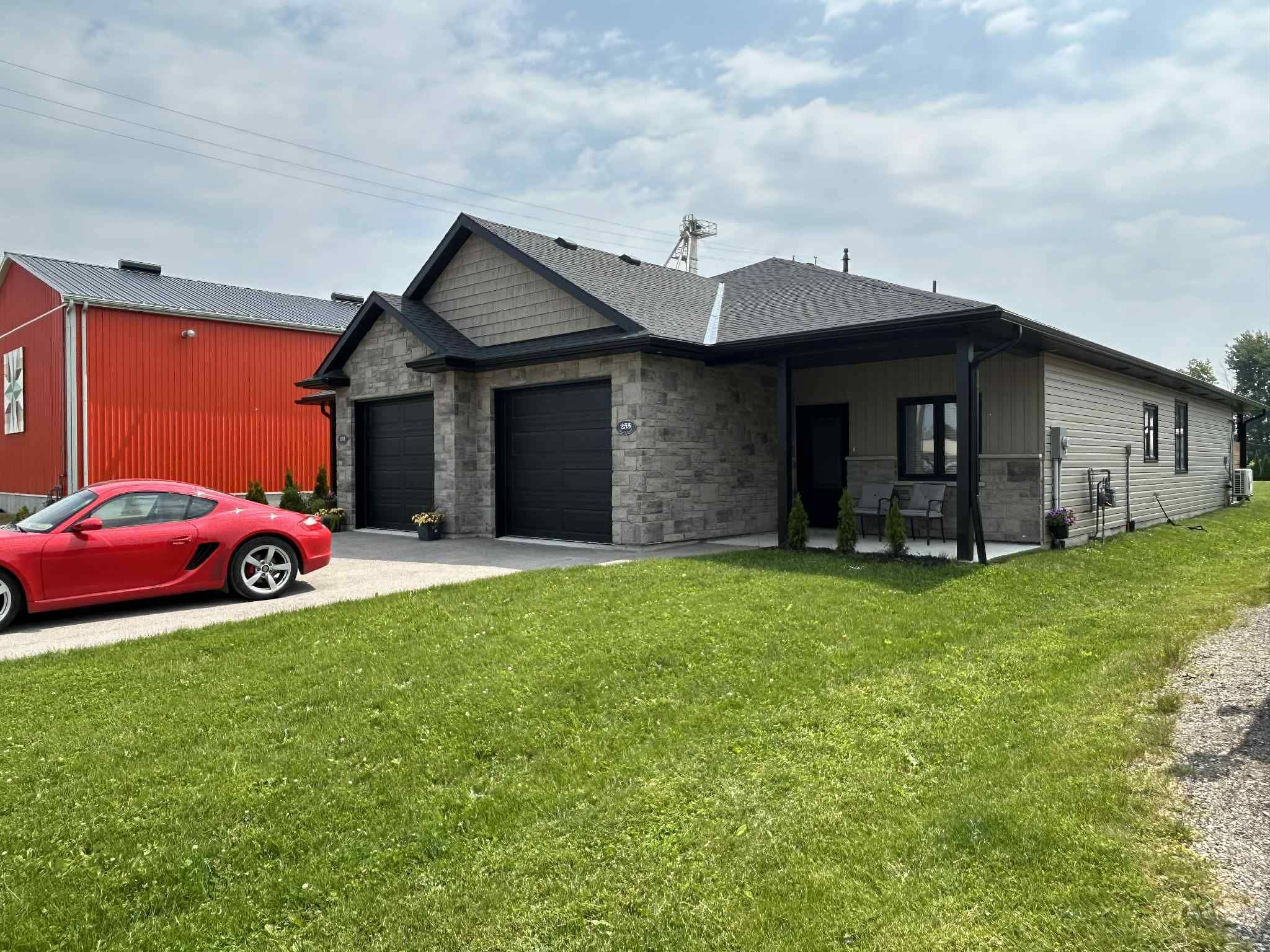 Huron East, ON N0G 1H0,255 Albert ST