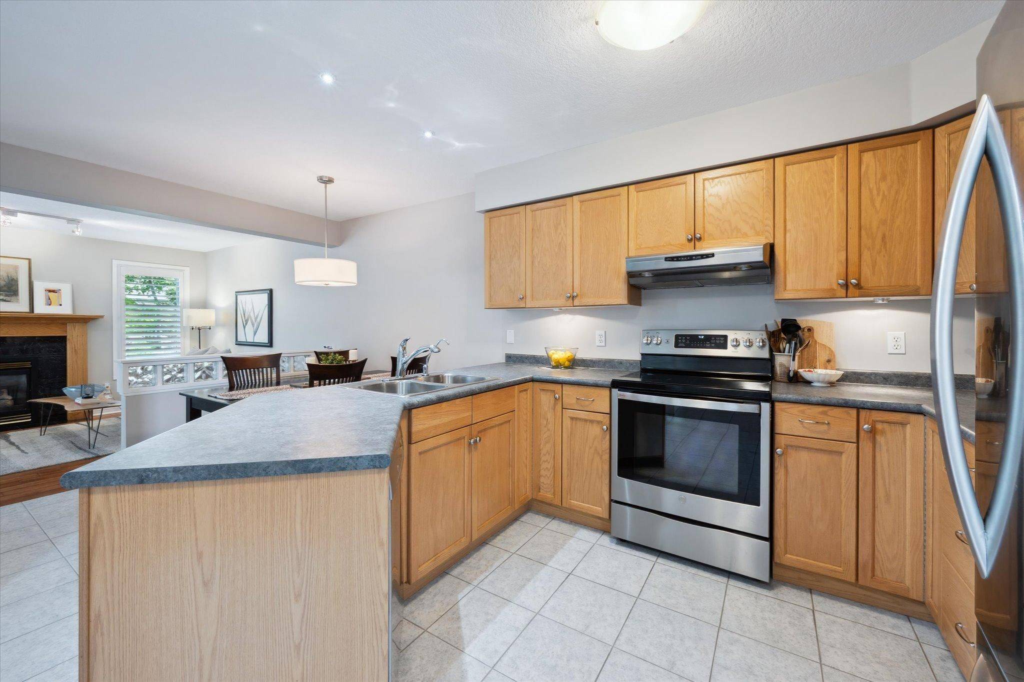 Guelph, ON N1L 1K2,52 CAMM CRES