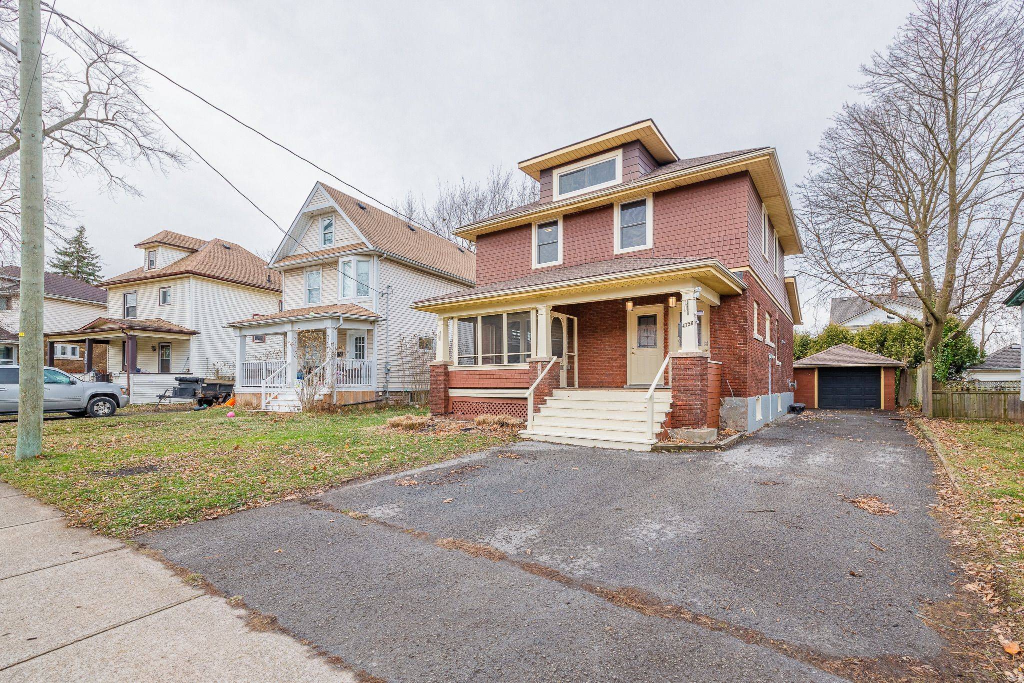 Niagara Falls, ON L2E 1E1,4759 EPWORTH CIR