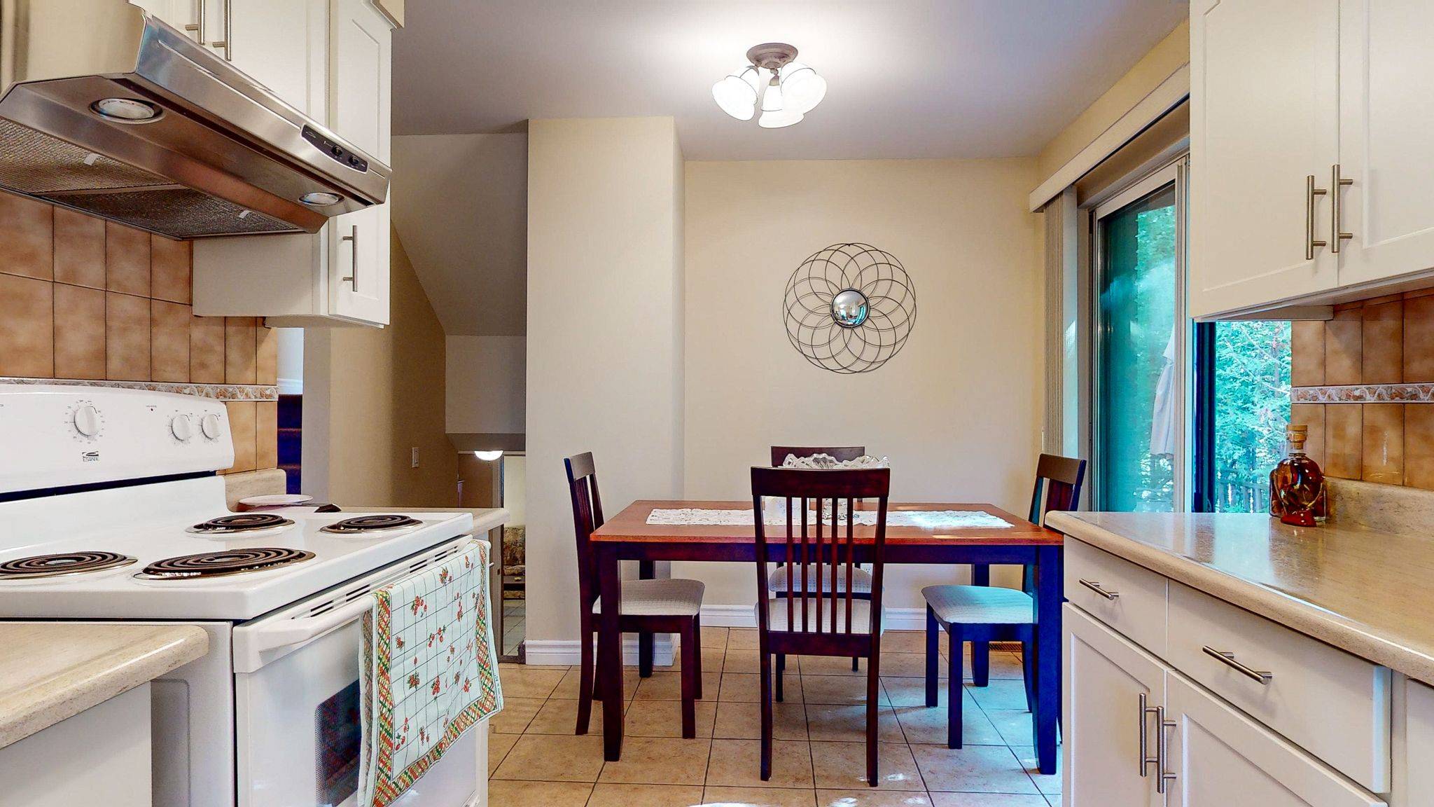 Blue Mountains, ON N0H 2P0,76 Arthur ST E