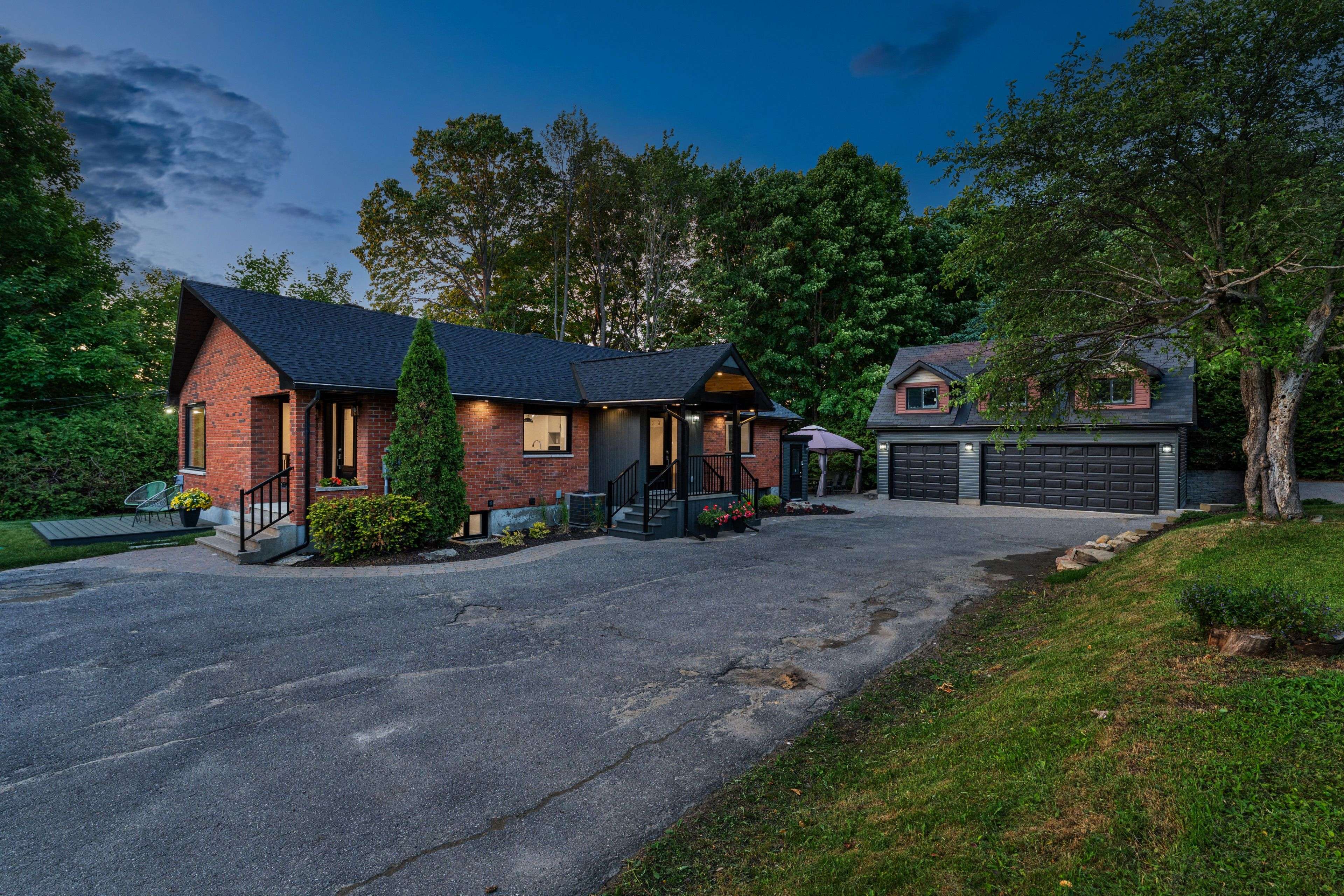 2326 Stoney LN, Orleans - Cumberland And Area, ON K4C 1B9