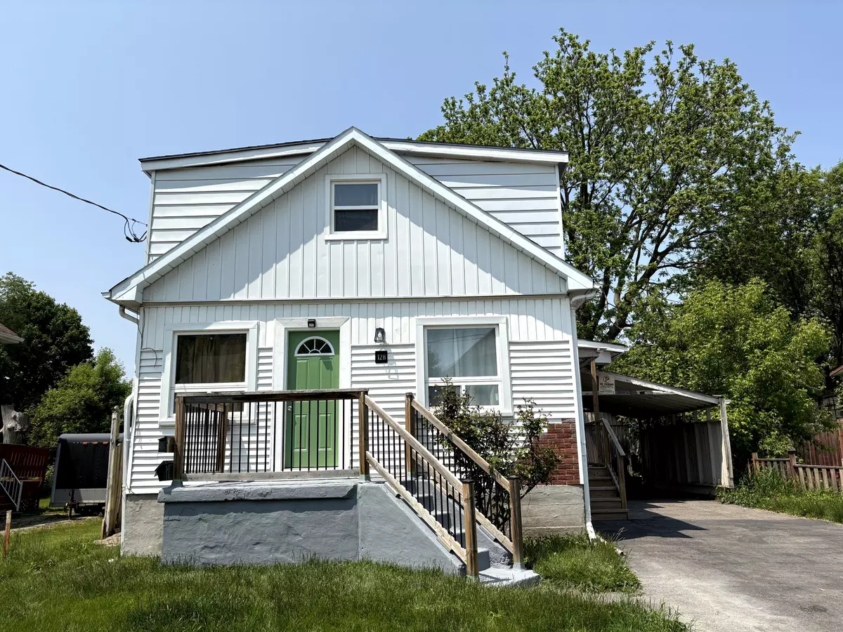 Oshawa, ON L1H 2K9,128 Summer ST #Upper