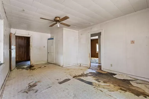 Whitesboro, TX 76273,502 Water Street
