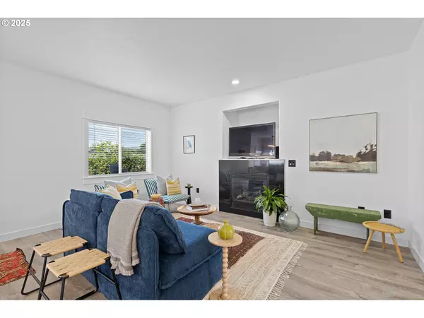 Sandy, OR 97055,19257 OAK AVE