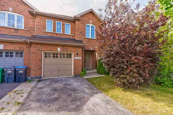Mississauga, ON L5V 3A2,6098 Rowers CRES