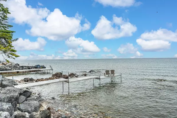Meaford, ON N4L 1W5,315 Cedar AVE