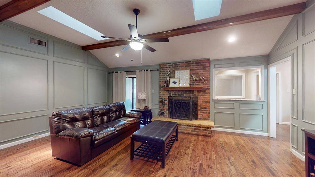Carrollton, TX 75007,1931 Crestside Circle