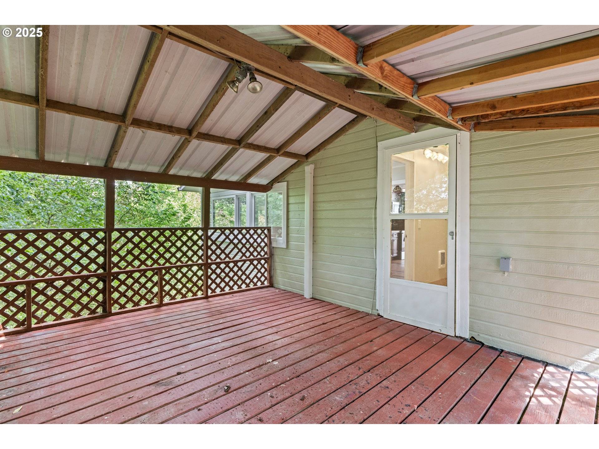 Myrtle Point, OR 97458,512 4TH ST