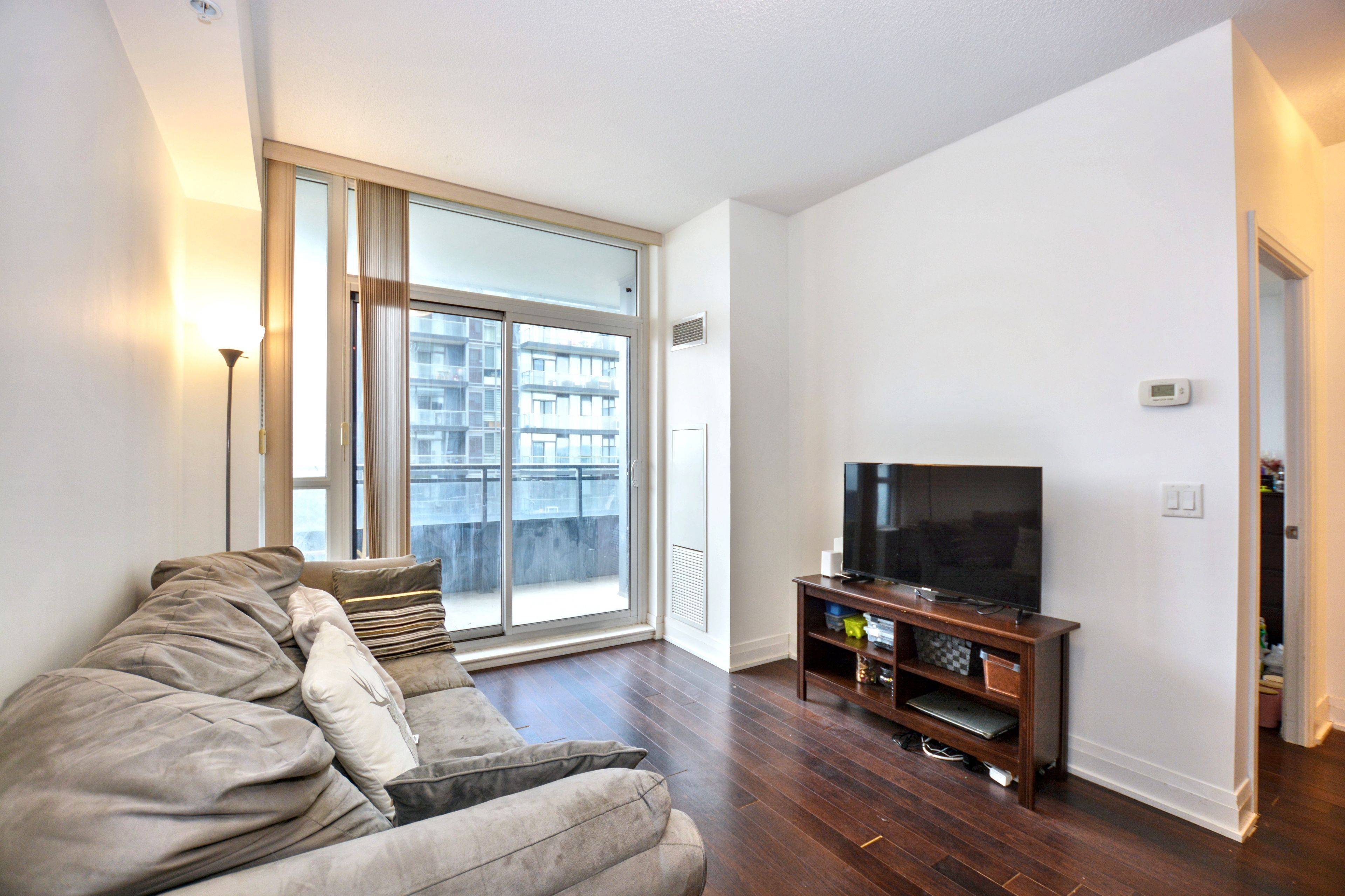 Vaughan, ON L4J 0H9,85 North Park RD #908