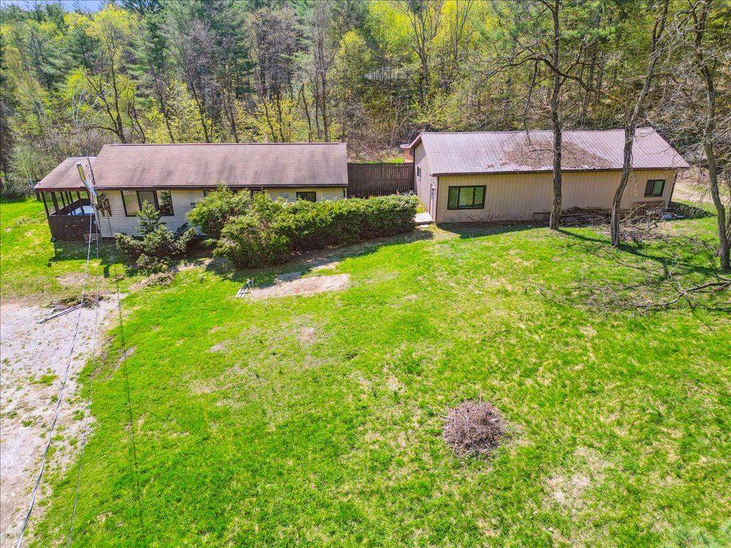 1090 Whites RD, Muskoka Lakes, ON P0B 1J0