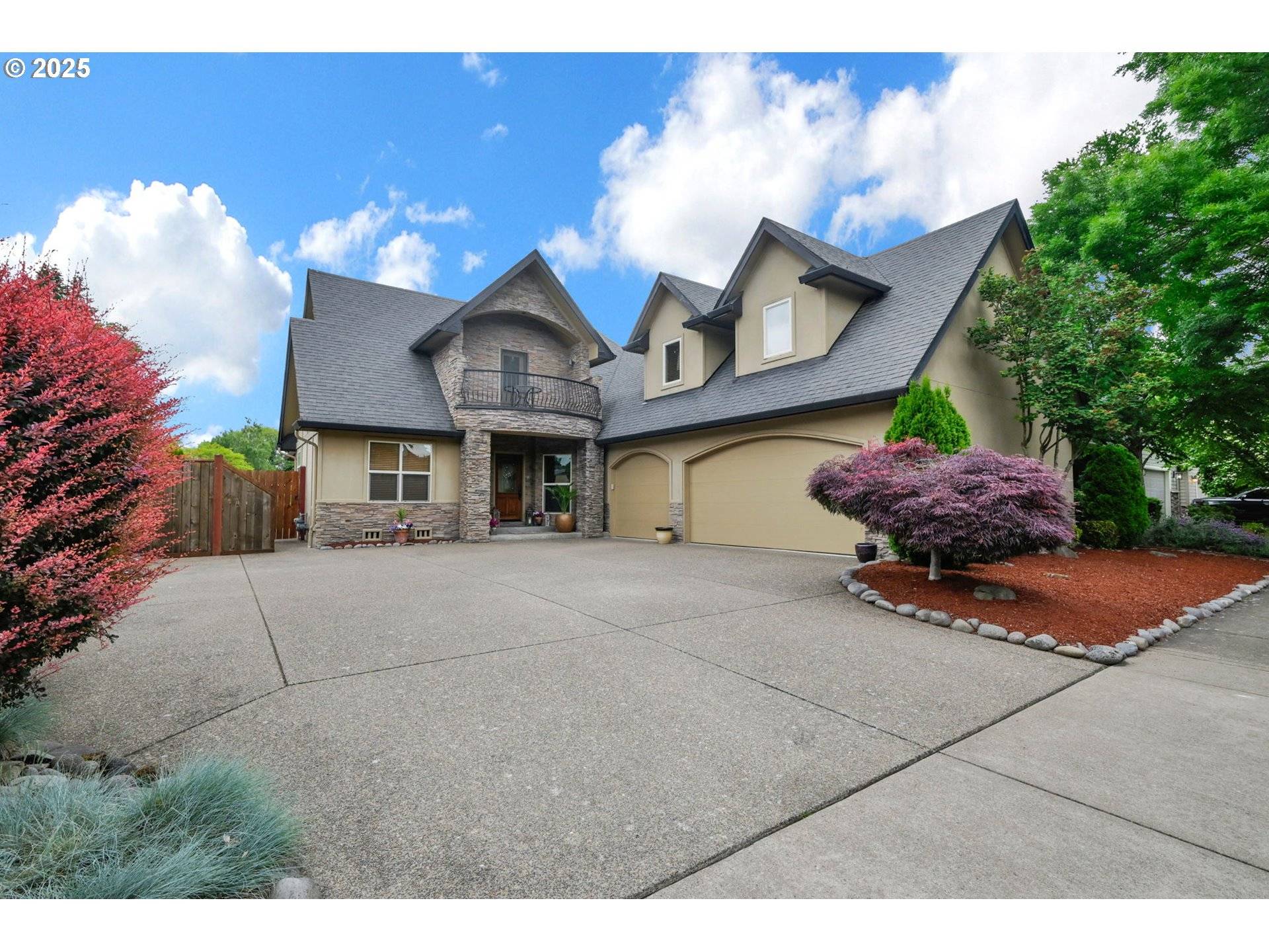 Eugene, OR 97404,454 SALTY WAY
