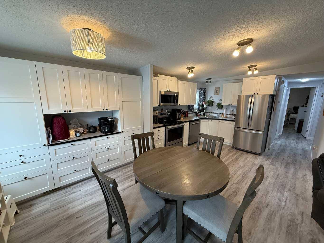 Hinton, AB T7V1S9,700 Carmichael LN #413