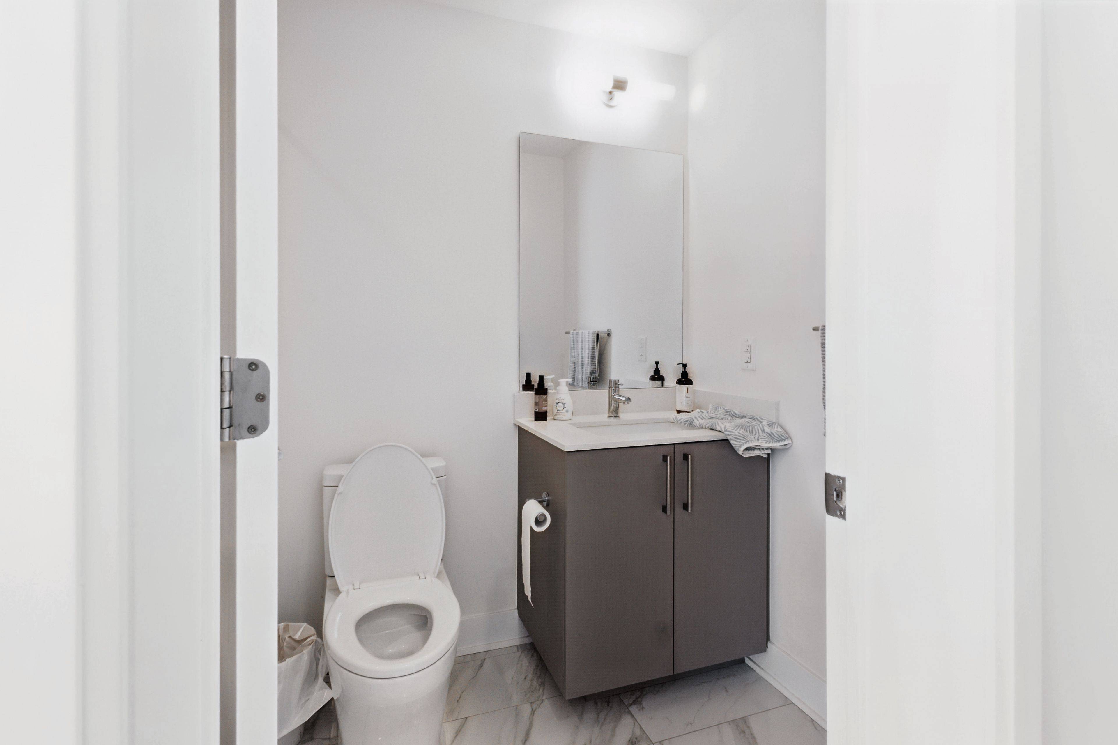 Toronto C02, ON M5R 1A3,88 Cumberland ST #1403