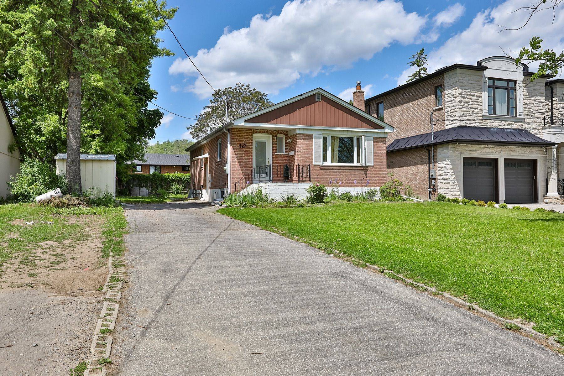 Richmond Hill, ON L4C 1S9,127 Harding BLVD