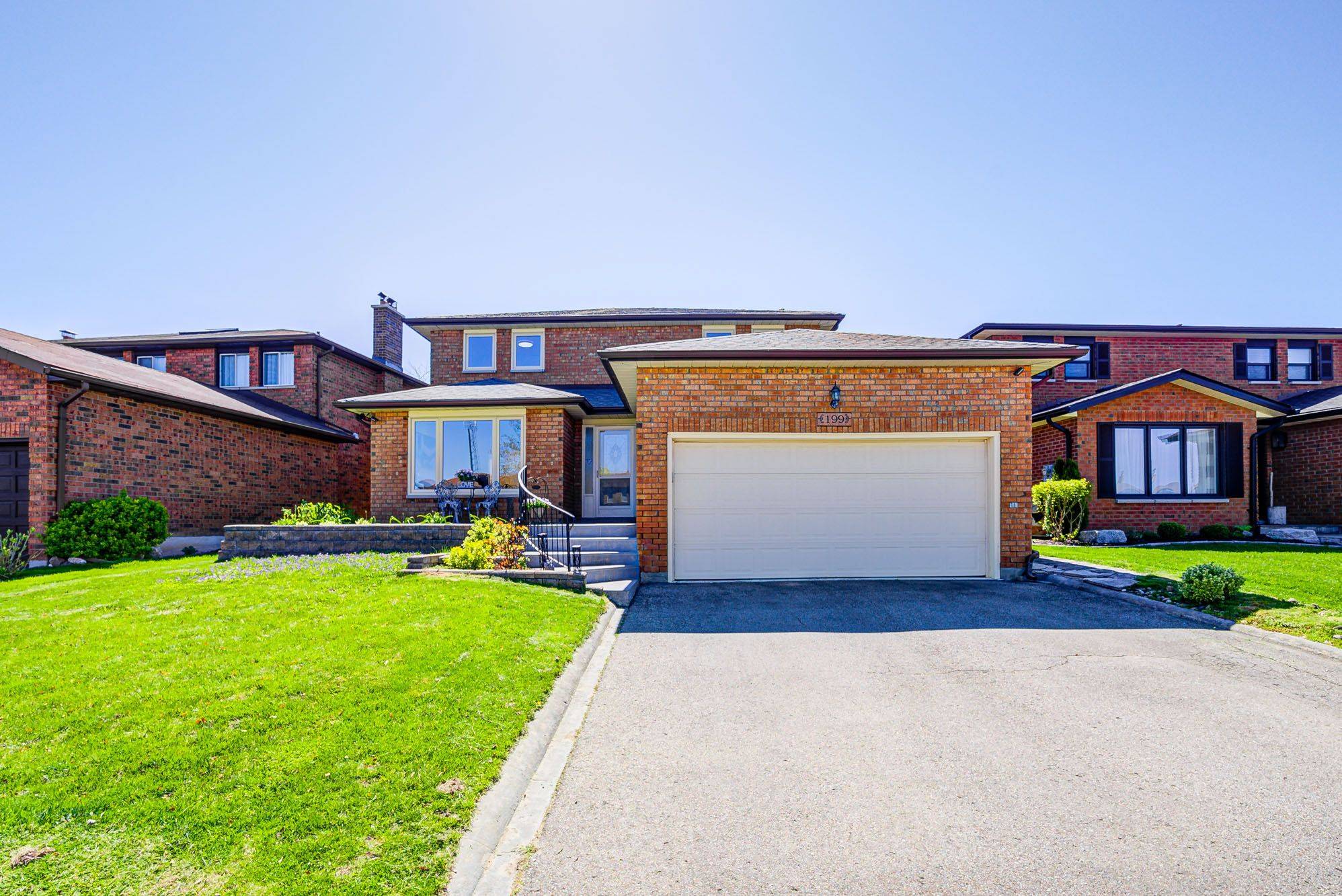 Bradford West Gwillimbury, ON L3Z 2K3,199 Miller Park AVE
