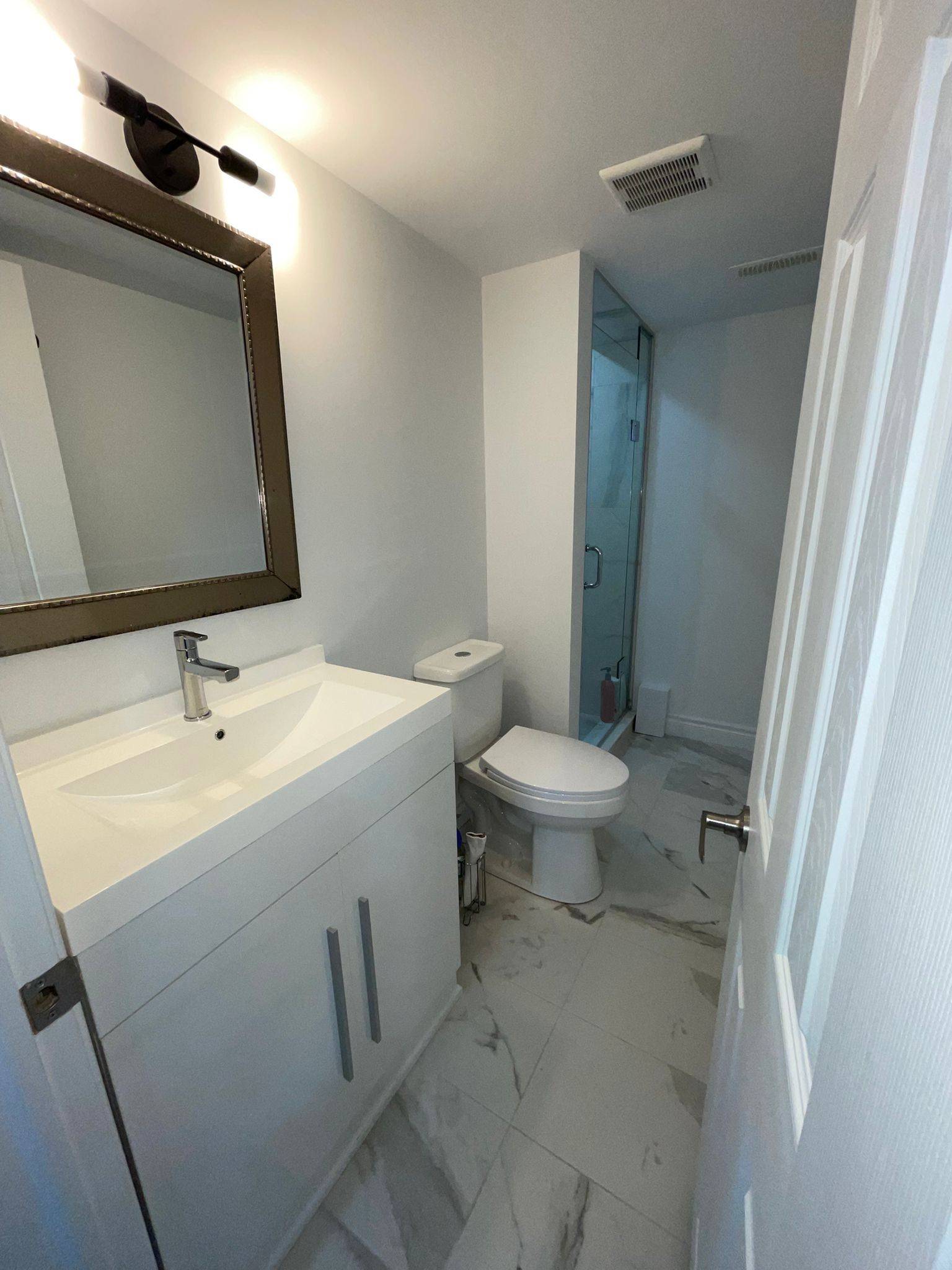 Innisfil, ON L9S 4Y3,1430 Forest ST