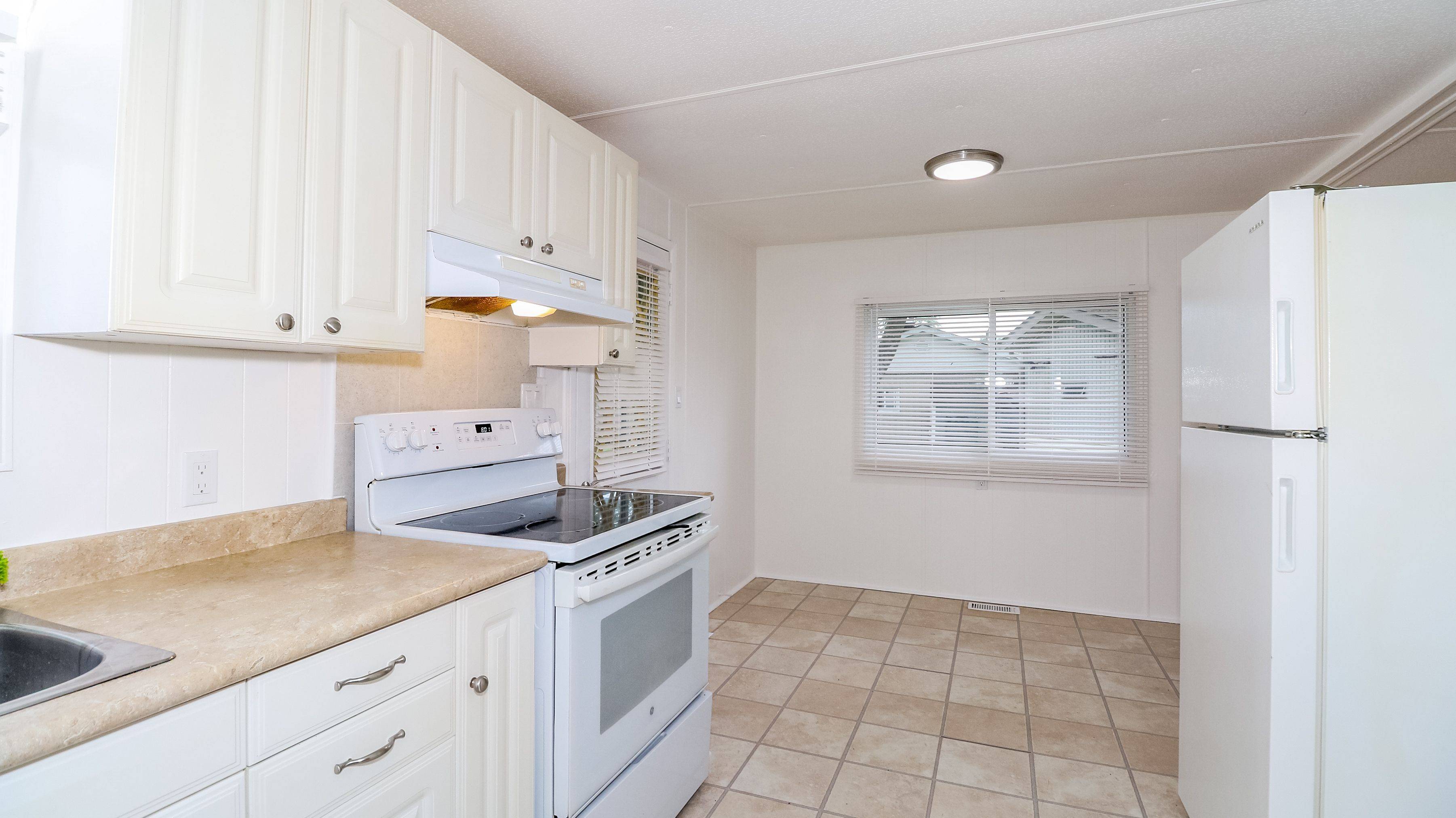 Innisfil, ON L9S 1P1,45 Hawthorne DR
