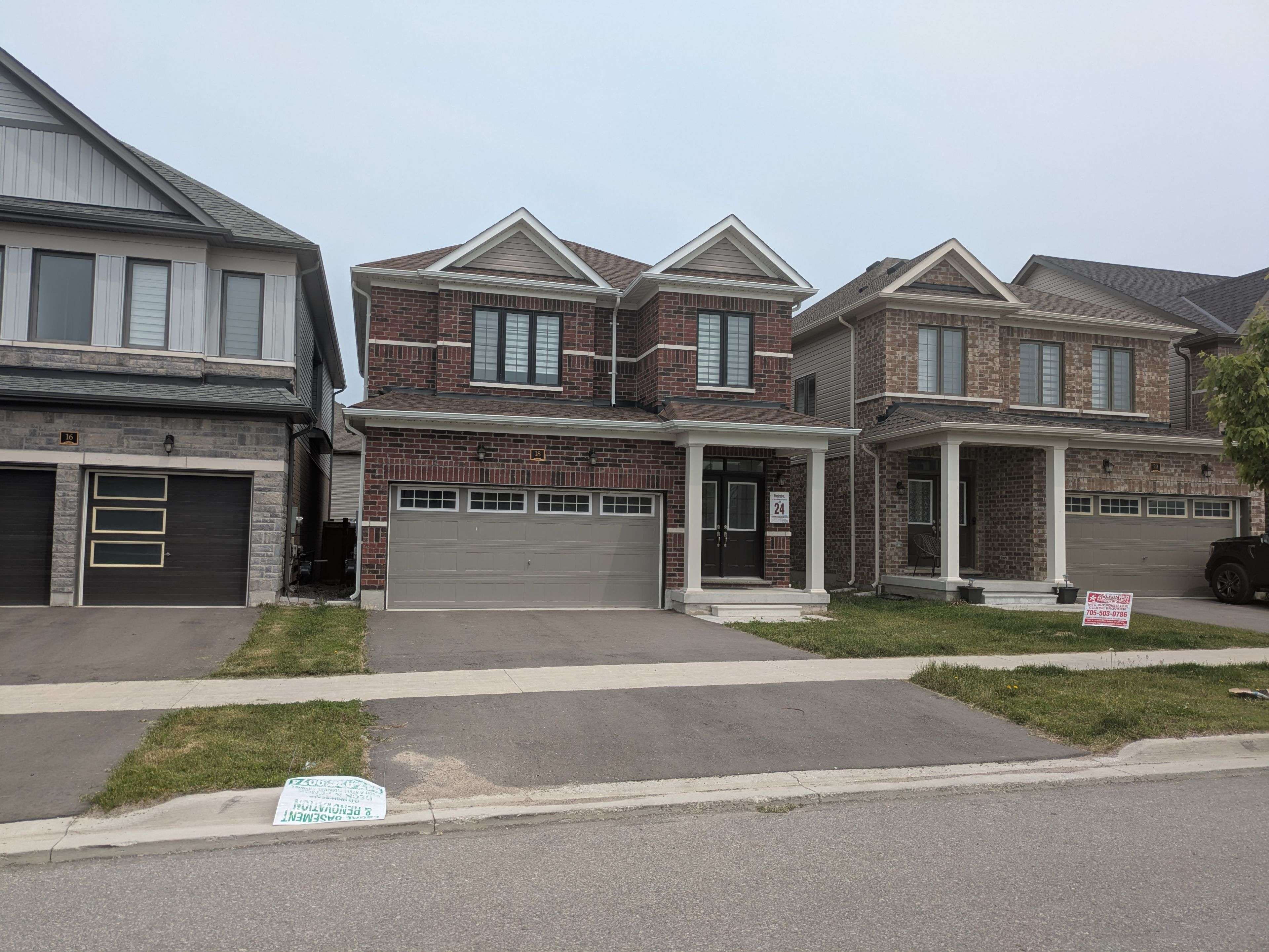 18 Valleybrook RD, Barrie, ON L9J 0L4
