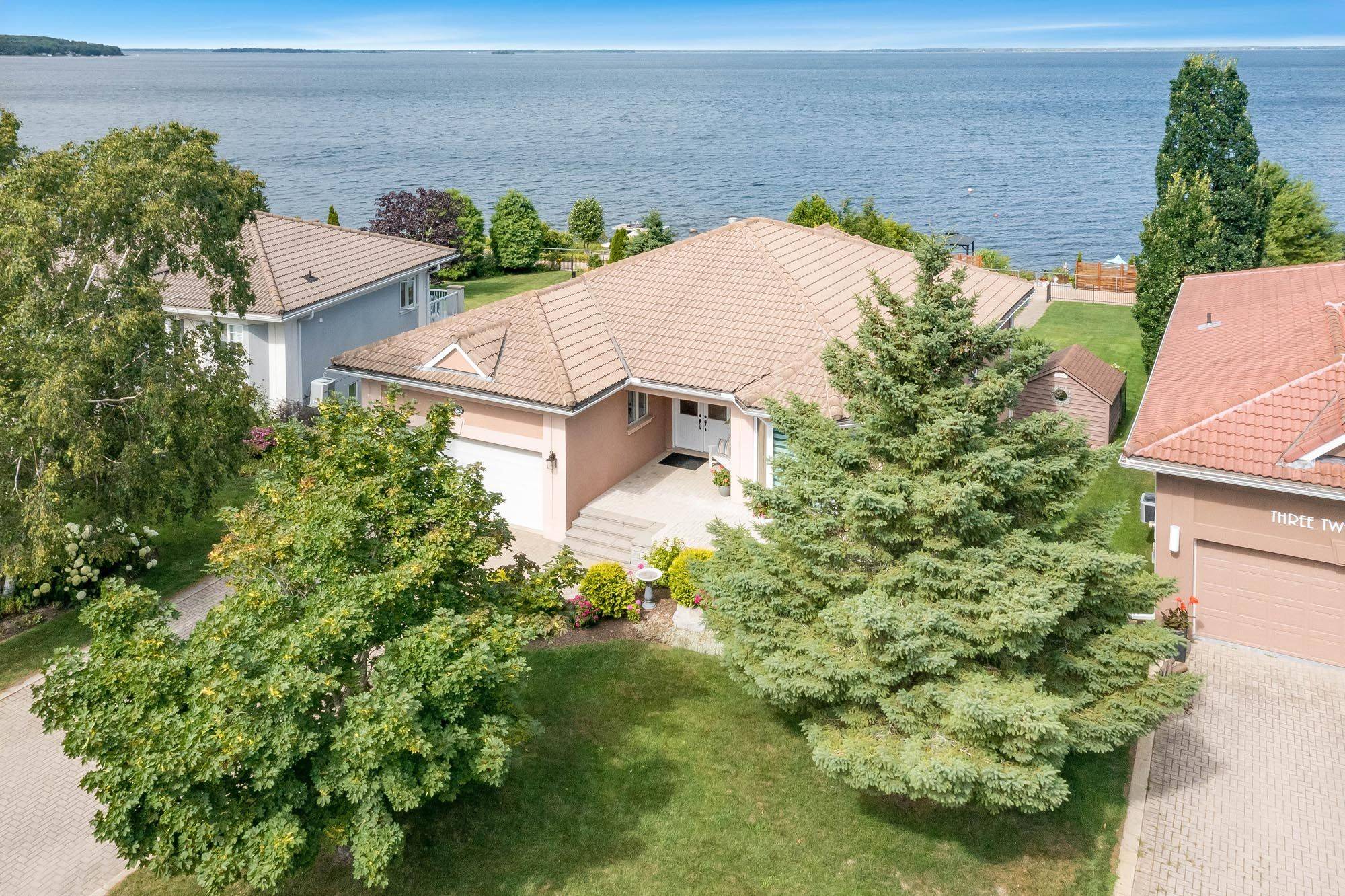 325 Aberdeen BLVD, Midland, ON L4R 5M9
