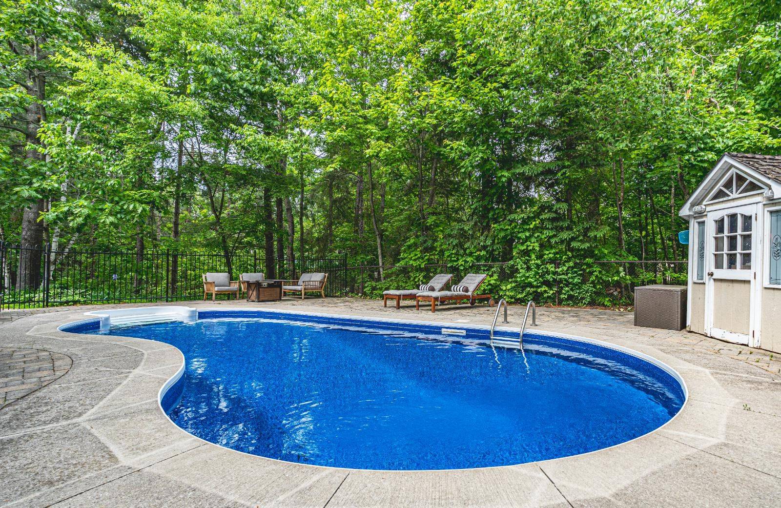 Springwater, ON L9X 0R2,24 Willow Bay DR