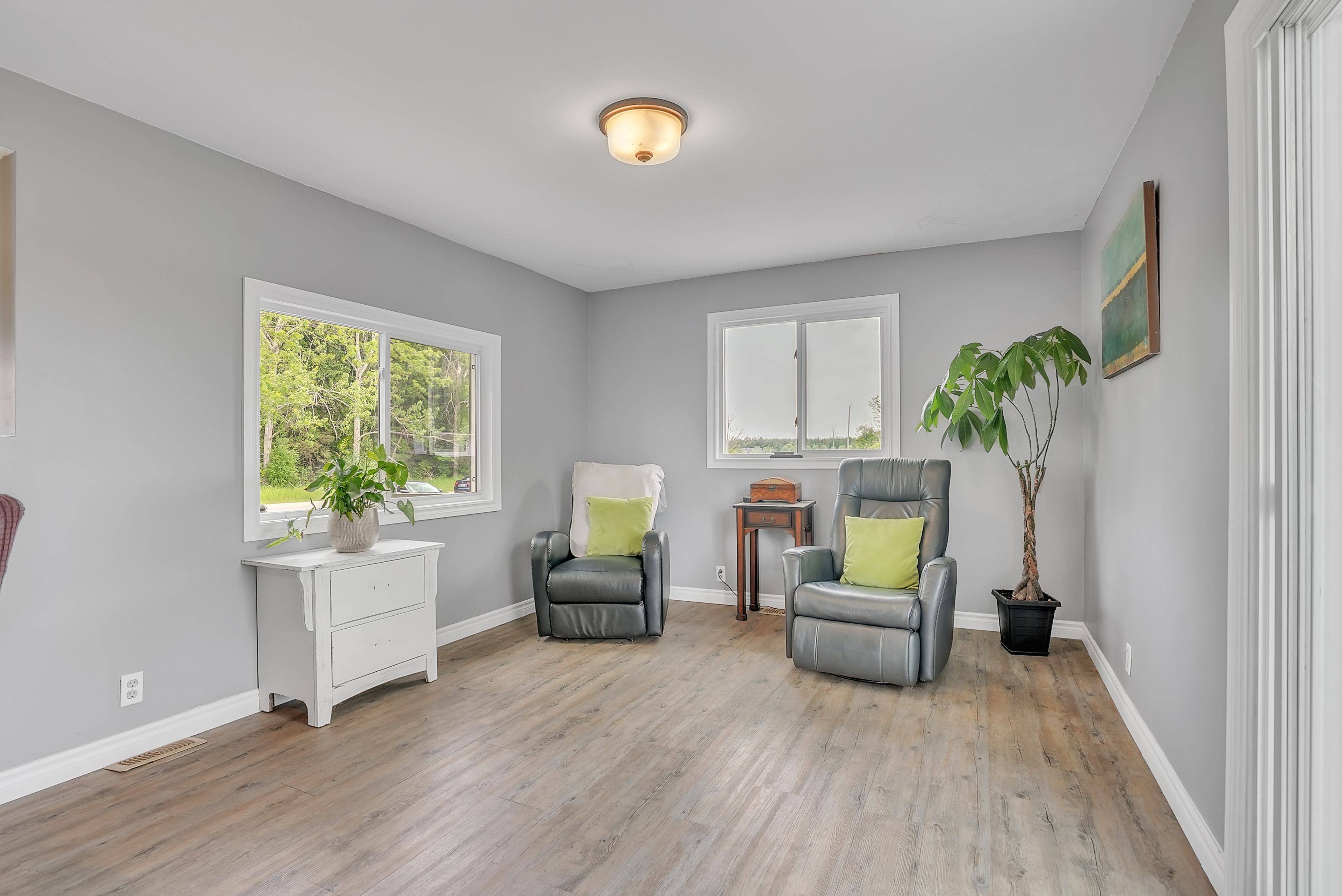 Springwater, ON L0L 2K0,2533 Flos 3 RD W