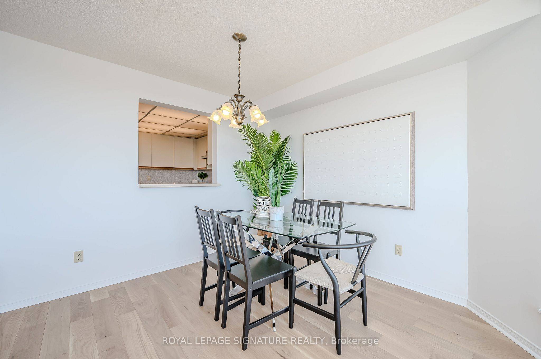 Halton Hills, ON L7G 5G5,26 Hall RD #412