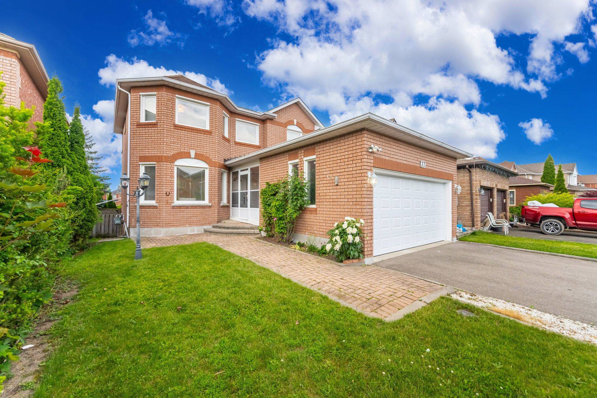 Halton Hills, ON L7G 5N2,37 Killaloe CRES