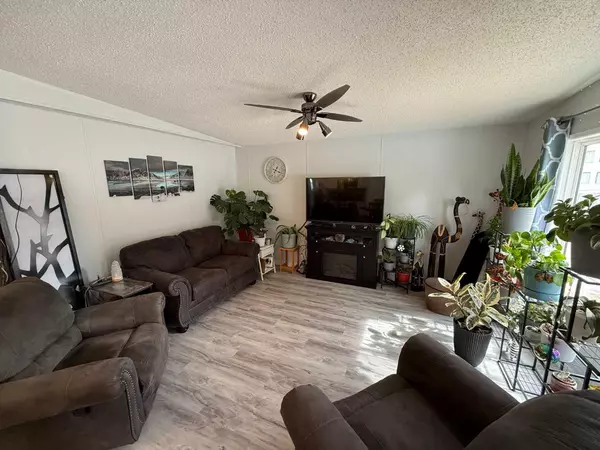 Hinton, AB T7V1S9,700 Carmichael LN #413