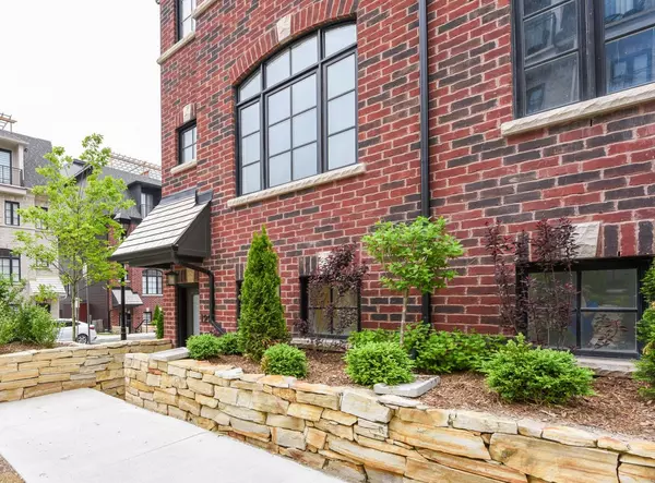 Mississauga, ON L5M 2P6,35 Lunar CRES #129