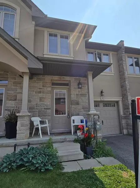 98 Shoreview PL #4, Hamilton, ON L8E 0J4