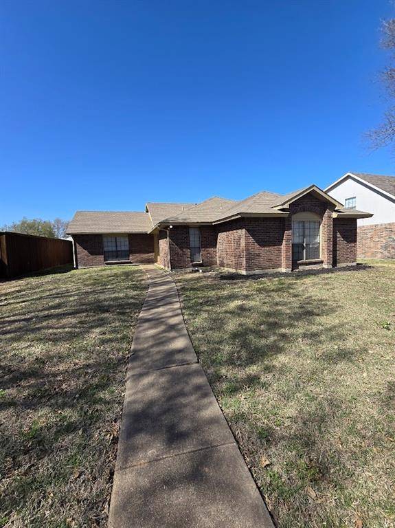 1109 Greenbriar Lane, Lancaster, TX 75146