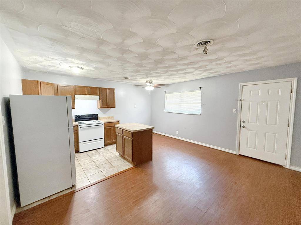 Euless, TX 76040,211 Skyway Drive #8
