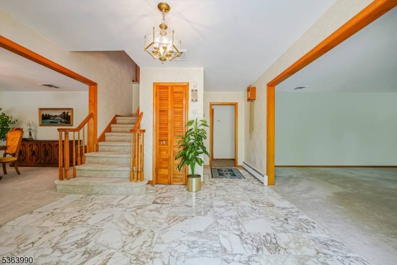 Montville Twp., NJ 07082,225 Brook Valley Rd