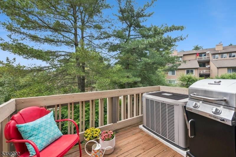 West Orange Twp., NJ 07052,4 Hart Dr