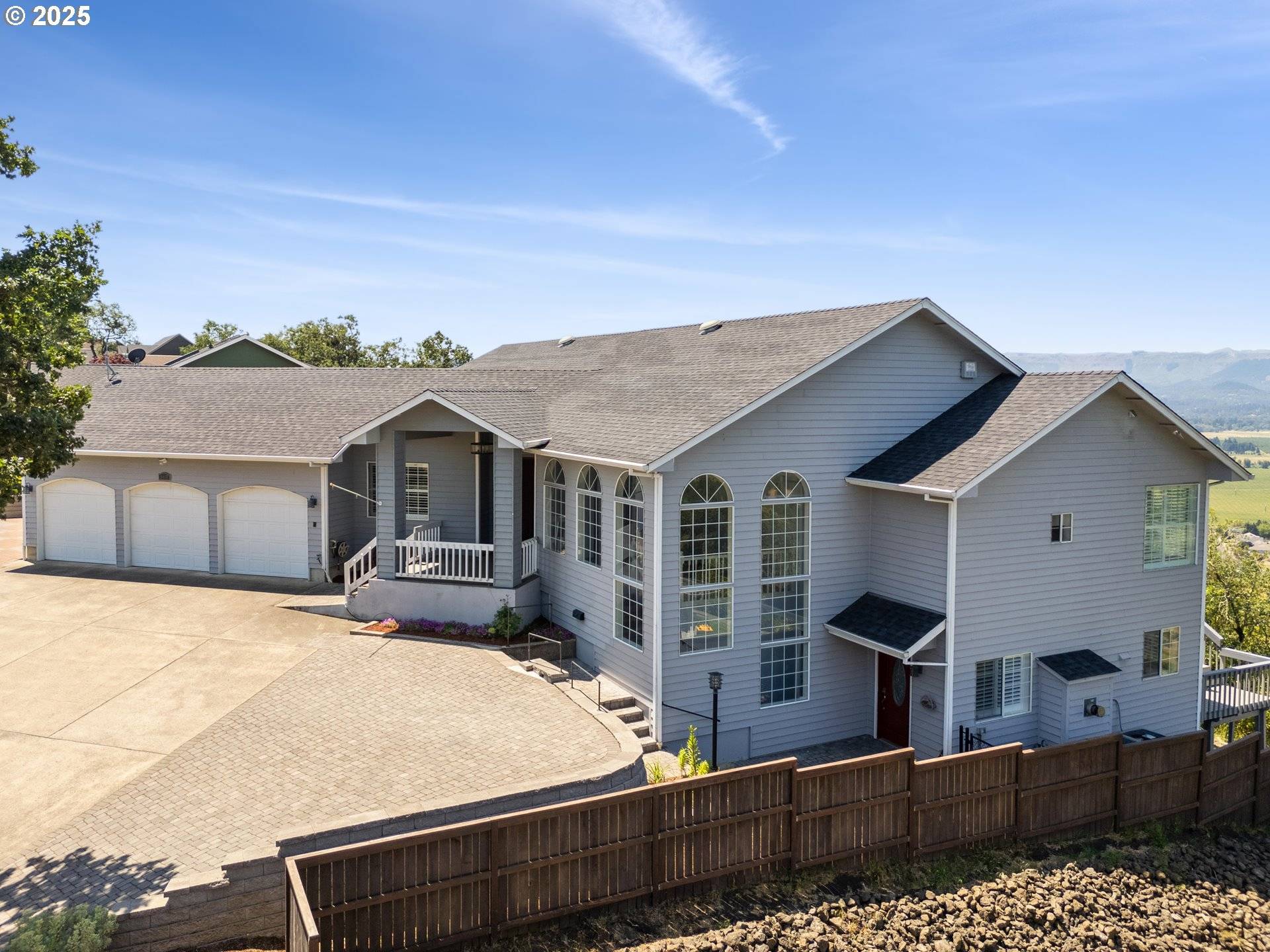 Roseburg, OR 97471,367 RIDGECREST DR