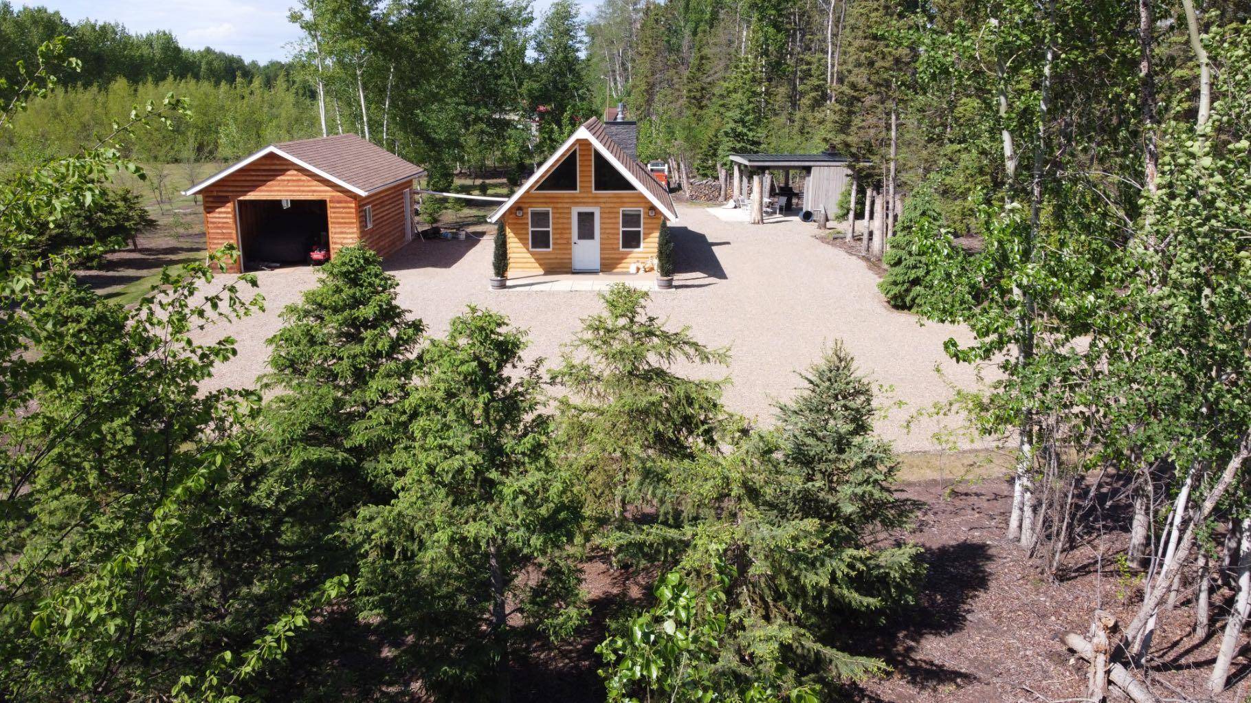 214 Greenwood Bend, La Crete, AB T0H2H0