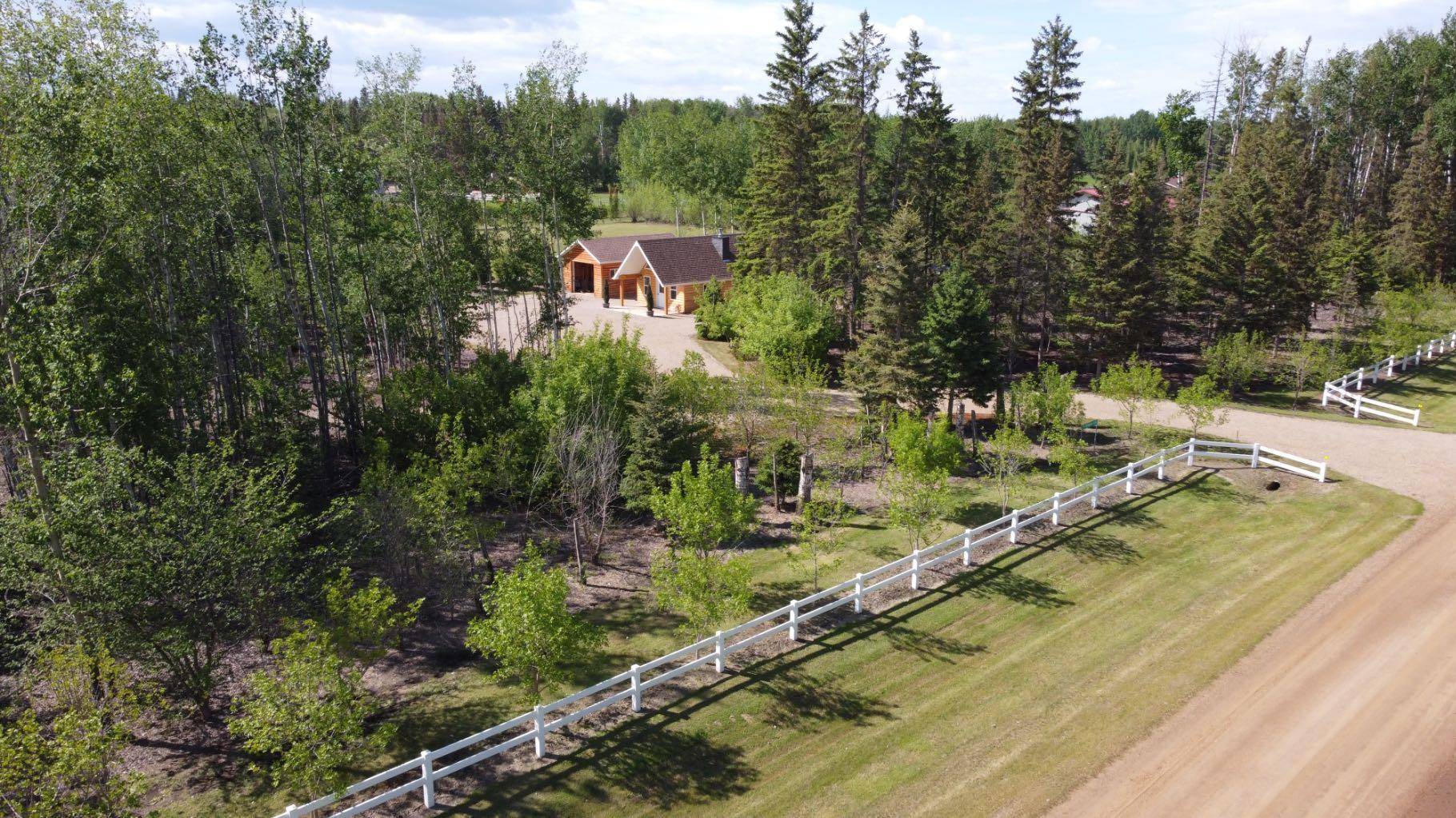 La Crete, AB T0H2H0,214 Greenwood Bend